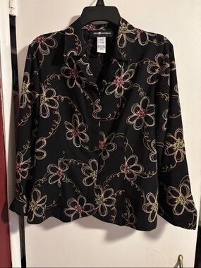 Sag Harbor Black Floral Button-Front Blouse with Pink and Cream Accents